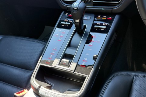 Porsche Macan GTS PDK - PAN ROOF -BOSE -360 CAMS -MEMORY PK - CRAYON 52