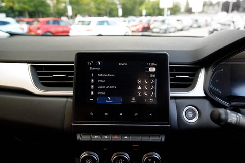 Renault Captur TECHNO E-TECH 28