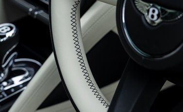 Bentley Bentayga V8 AZURE EWB First Edition 14