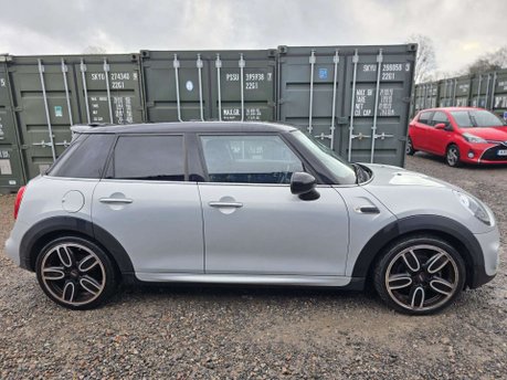 Mini Hatch 1.5 Cooper Hatchback 5dr Petrol Steptronic Euro 6 (s/s) (136 ps) 15