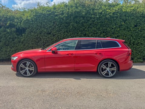 Volvo V60 2.0 D4 Inscription Pro Estate 5dr Diesel Auto Euro 6 (s/s) (190 ps) 32