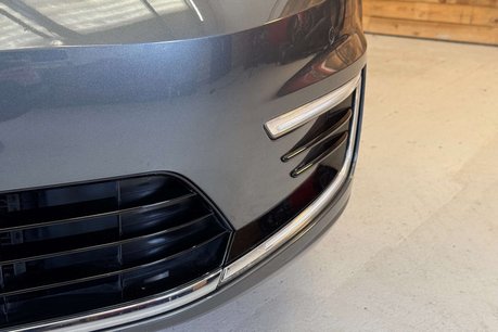 Volkswagen Golf 35.8kWh e-Golf Hatchback 5dr Electric Auto (136 ps) 26