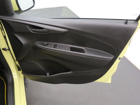 Vauxhall Viva 1.0i SE Euro 6 5dr 19