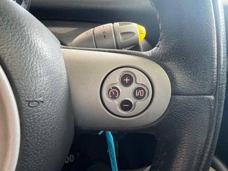 Mini Convertible 1.6 Cooper Euro 4 2dr 17