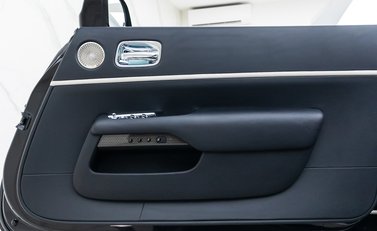 Rolls-Royce Dawn Black Badge 25