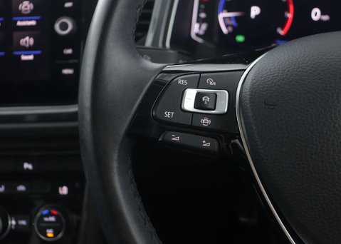 Volkswagen T-Roc 1.5 T-Roc SEL TSi Evo Semi-Auto 5dr 35