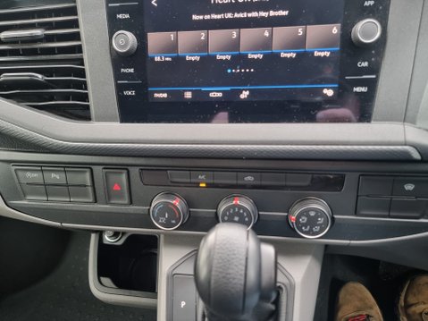 Volkswagen Transporter T28 TDI P/V HIGHLINE 44