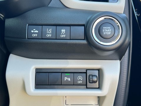 Suzuki Swift 1.2 Hybrid ULTRA 38