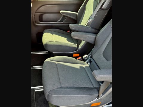 Mercedes-Benz V Class 2.2 V220d BlueTEC SE MPV 5dr Diesel G-Tronic+ Euro 6 (s/s) 7 Seat (163 ps) 57