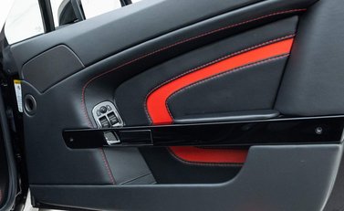 Aston Martin V12 Vantage S Roadster 22