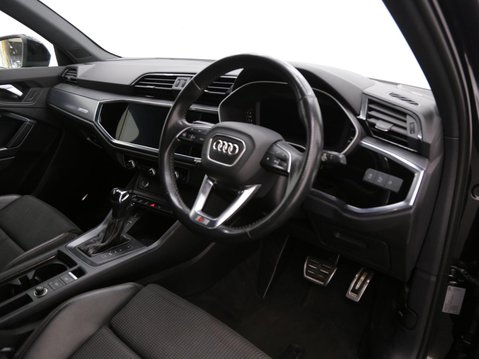 Audi Q3 1.5 TFSI CoD 35 S line S Tronic Euro 6 (s/s) 5dr 22