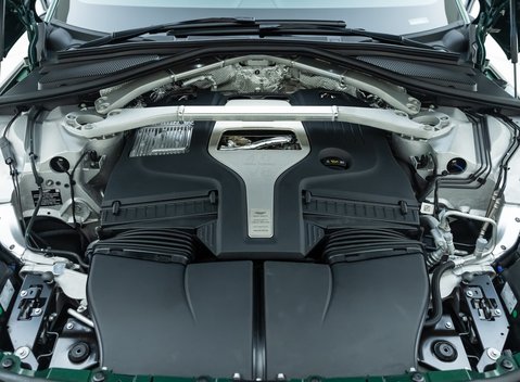 Aston Martin DBX 707 41