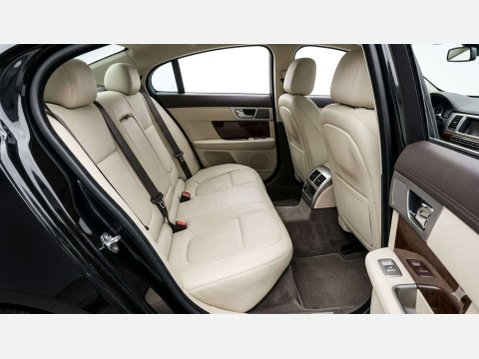 Jaguar XF 3.0 XF Portfolio V6 Auto 4dr 14