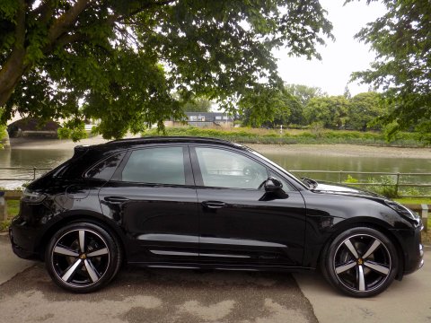 Porsche Macan 2.0T PDK 4WD SUV 5
