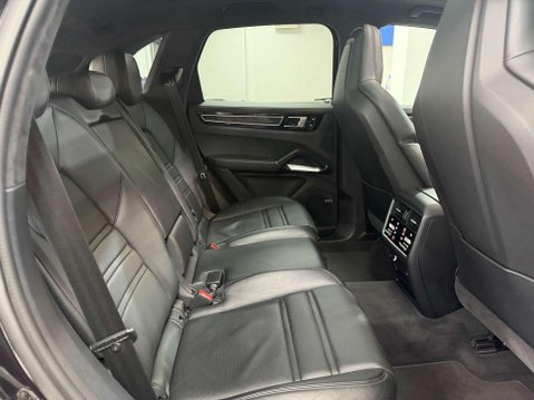 Porsche Cayenne 4.0 Cayenne V8 T Auto 4WD 5dr 40
