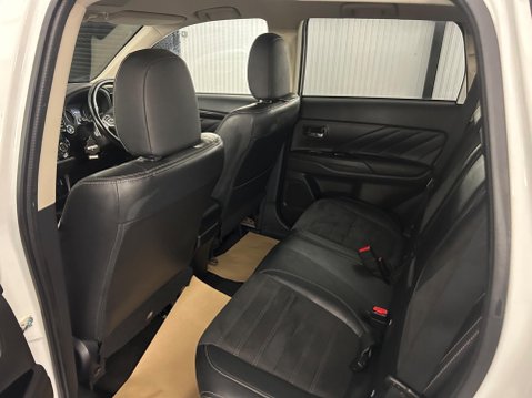 Mitsubishi Outlander 2.0h 12kWh Juro CVT 4WD Euro 6 (s/s) 5dr 8
