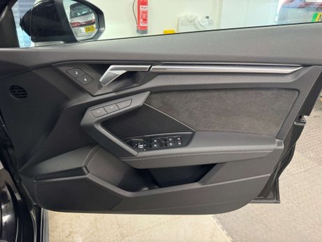 Audi A3 2.0 A3 Sportback 35 TDI S Line Edition 1 Semi-Auto 5dr 36