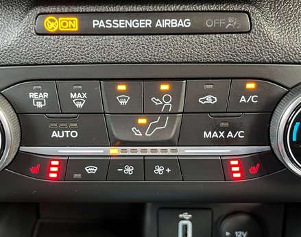 Ford Focus 1.5 Focus Titanium Auto 5dr 55