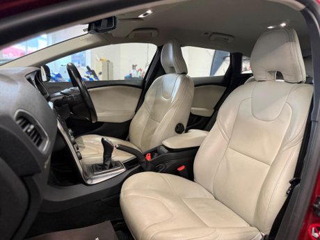 Volvo V40 1.6 T2 SE Euro 5 (s/s) 5dr 32