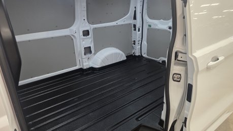 Ford e-Transit Custom 320L1 Limited 65kwh 100kw/136ps *ELECTRIC-NEW* 8