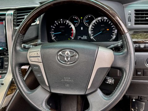Toyota Vellfire G Edition V6 Sunroof 41