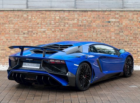 Lamborghini Aventador SV LP 750-4 Coupe 9