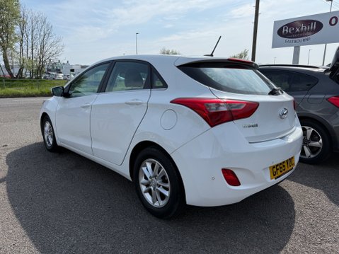 Hyundai i30 CRDI SE NAV BLUE DRIVE 7