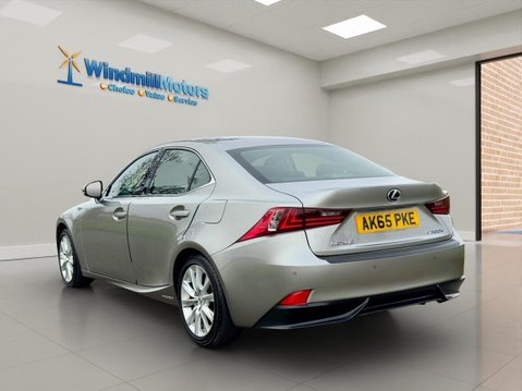 Lexus Is 2.5 300h Executive Edition E-CVT Euro 6 (s/s) 4dr 8