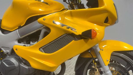 Honda VTR FIRESTORM 1997 ONLY 13K RUNS GREAT VERY CLEAN NEW MOT 1000CC VTWIN 41