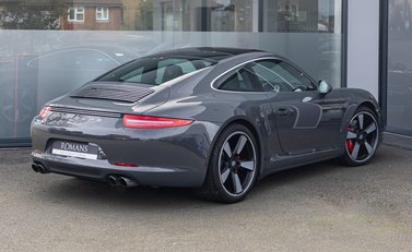 Porsche 911 50th Anniversary Edition 4