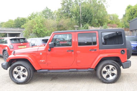 Jeep Wrangler Sahara Unlimited Edition Auto 19