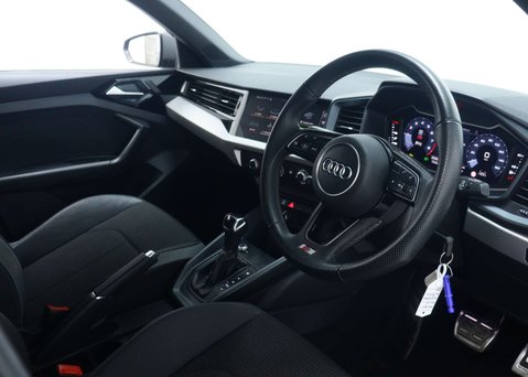 Audi A1 1.0 TFSI 25 S line Sportback 5dr Petrol S Tronic Euro 6 (s/s) (95 ps) 40