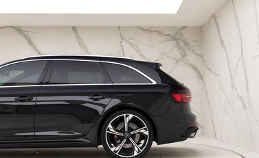 Audi RS4 Avant 26