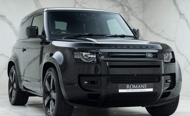 Land Rover Defender 90 V8 Bond Edition 6