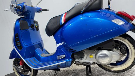 Piaggio Vespa GTS 300 SUPER 2016 ONLY 6K MOT VERY CLEAN POLINI PIPE SERVICED 25