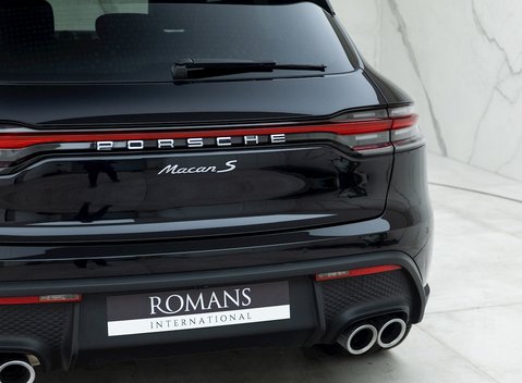 Porsche Macan S 23