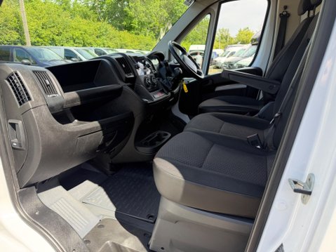 Peugeot Boxer 2.2 BlueHDi 335 Built for Business Low Floor Luton L3 Euro 6 (s/s) 4dr 11