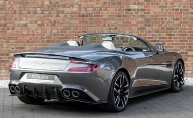 Aston Martin Vanquish S Volante 7