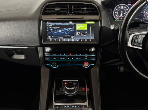 Jaguar F-Pace CHEQUERED FLAG AWD 14