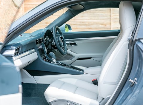 Porsche 911 (991.2) Carrera 15