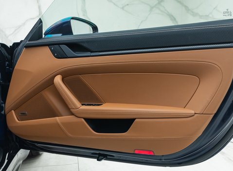 Porsche 911 GT3 TOURING (992) 26