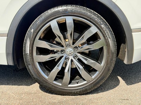 Volkswagen Tiguan 2.0 TDI R-Line Euro 6 (s/s) 5dr 28