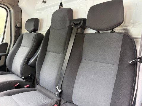 Nissan NV400 2.3 dCi 33 SE Panel Van 5dr Diesel Manual FWD L1 H1 Euro 5 (125 bhp) 30