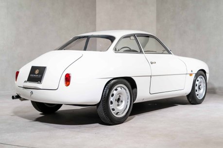 Alfa Romeo Giulietta SPRINT ZAGATO. 1 OF 200. EX COMPETITION CAR. EXTENSIVE DOCUMENTED HISTORY. 4