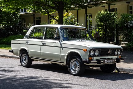 Lada 2106 4 Door 2