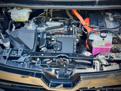 Toyota Voxy Hybrid 7 Seater 80