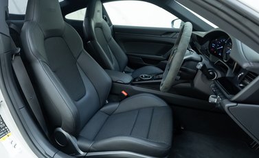 Porsche 911 Carrera T (992) 11