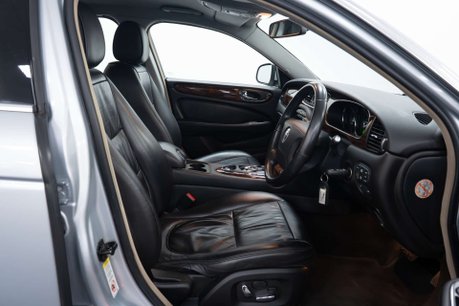 Jaguar XJ 3.0 XJ Sovereign V6 Auto 4dr 14