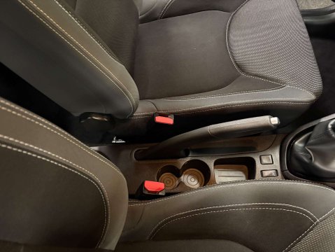 Renault Clio ICONIC TCE 24