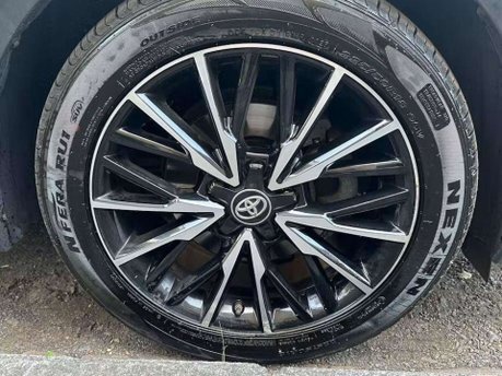 Toyota C-HR 1.8 VVT-h Excel SUV 5dr Petrol Hybrid CVT Euro 6 (s/s) (122 ps) 9